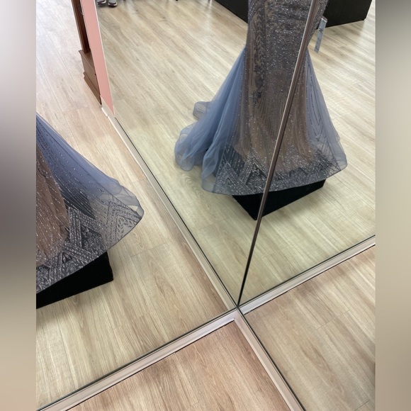 Clarisse Prom Dress -Size 6(Fits like a 4) - Picture 5 of 6